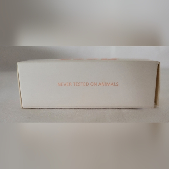 Floss. The Concierge Cheek and Lip Tint - Picture 5 of 7